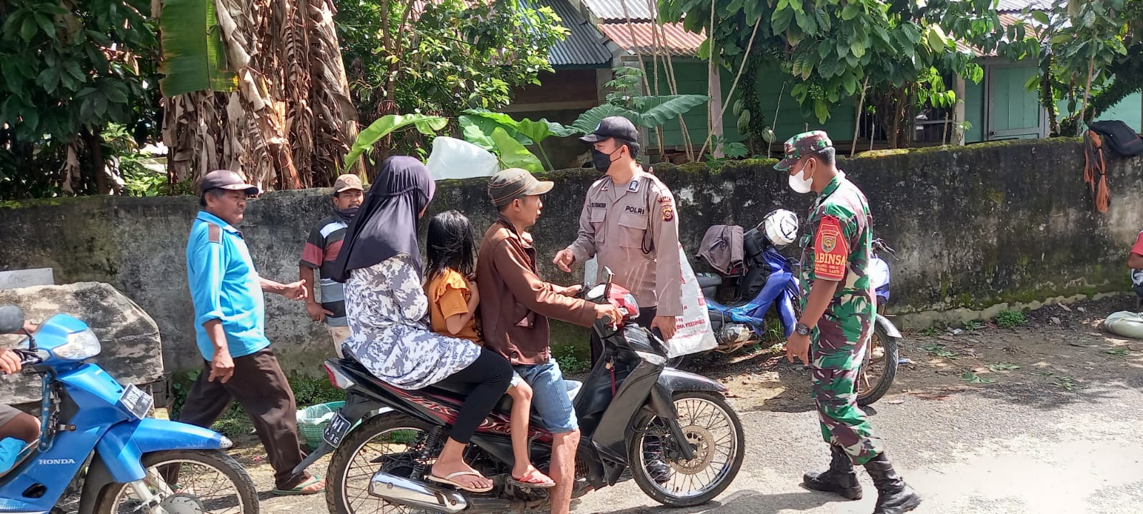 Atur PKL dan Parkir Kendaraan, Ini yang Diharapkan Babinsa Koramil 405-11/TS