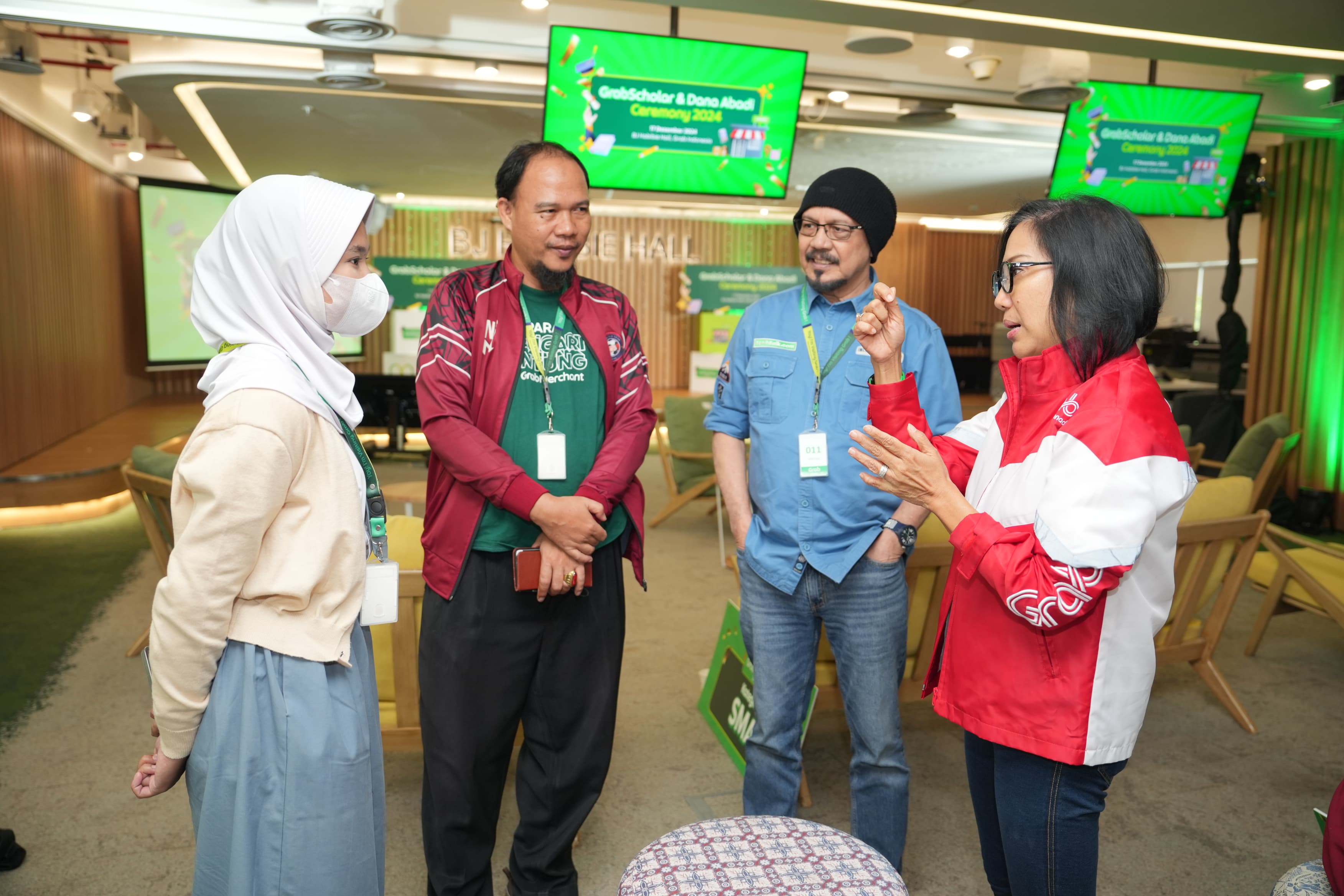 Grab Salurkan 1 Juta Dolar, Dukung Lebih Dari 33.000 Pelaku Transportasi dan UMKM di Akhir 2024