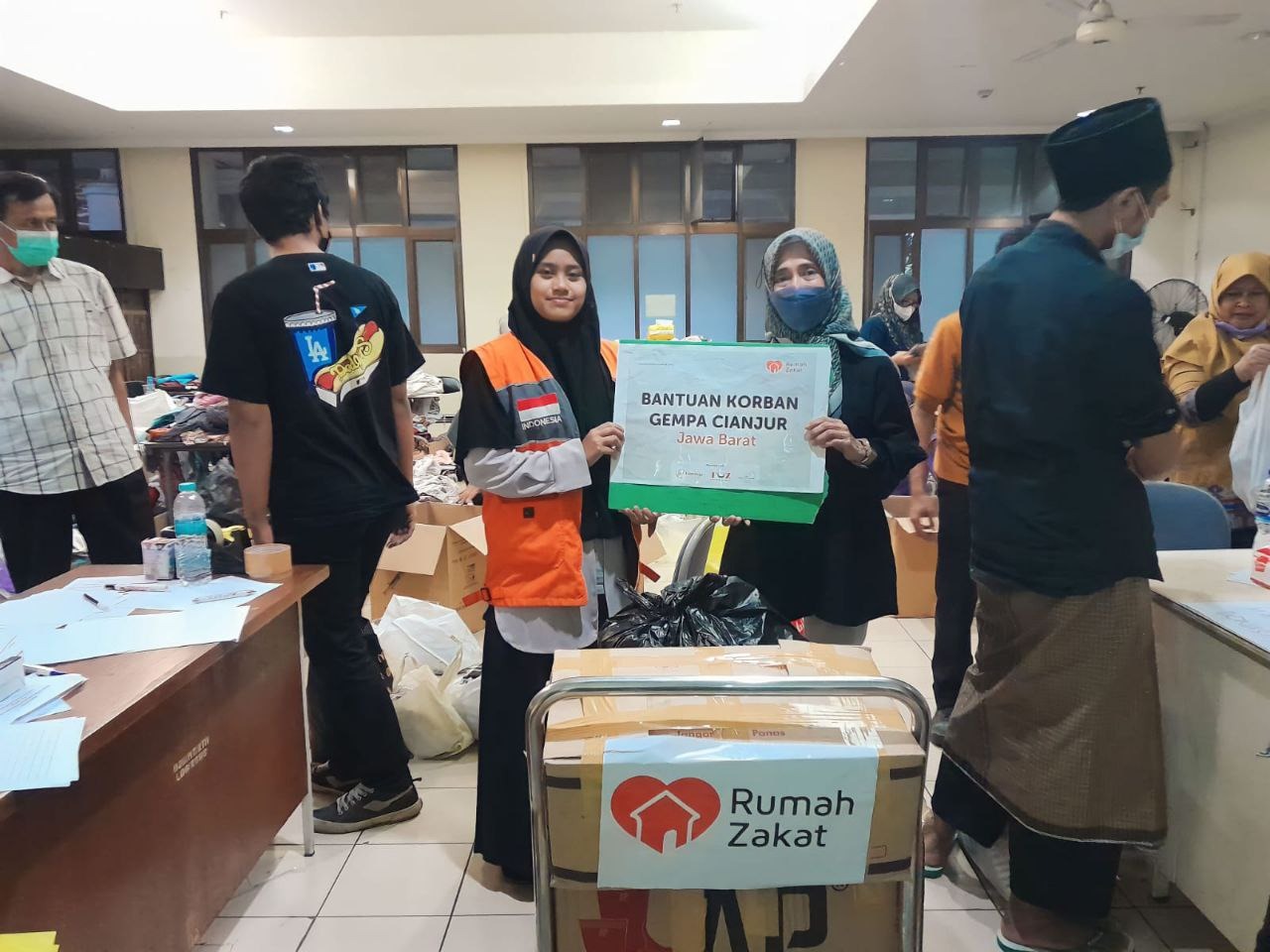  Rumah Zakat Salurkan Bantuan untuk Penyintas Gempa di RSHS Bandung