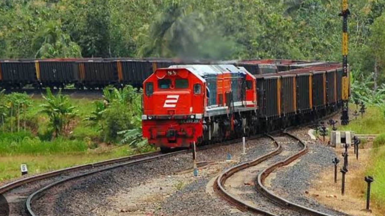 Jalur Kereta Selesai Diperbaiki, Angkutan Batubara Normal Kembali