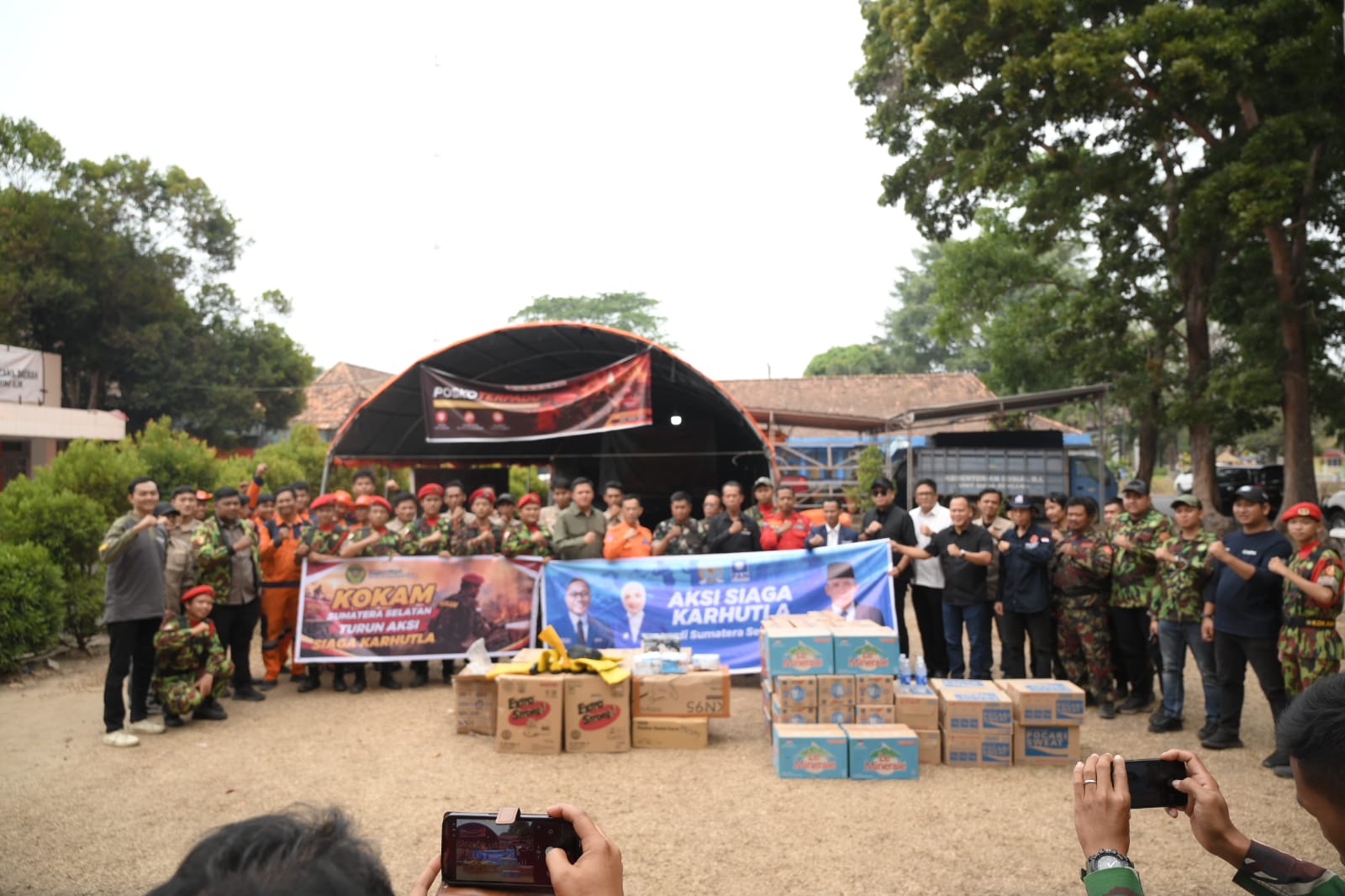 Aksi Siaga Karhutla, H Iskandar SE Turun Langsung Beri Bantuan OKI dan OI