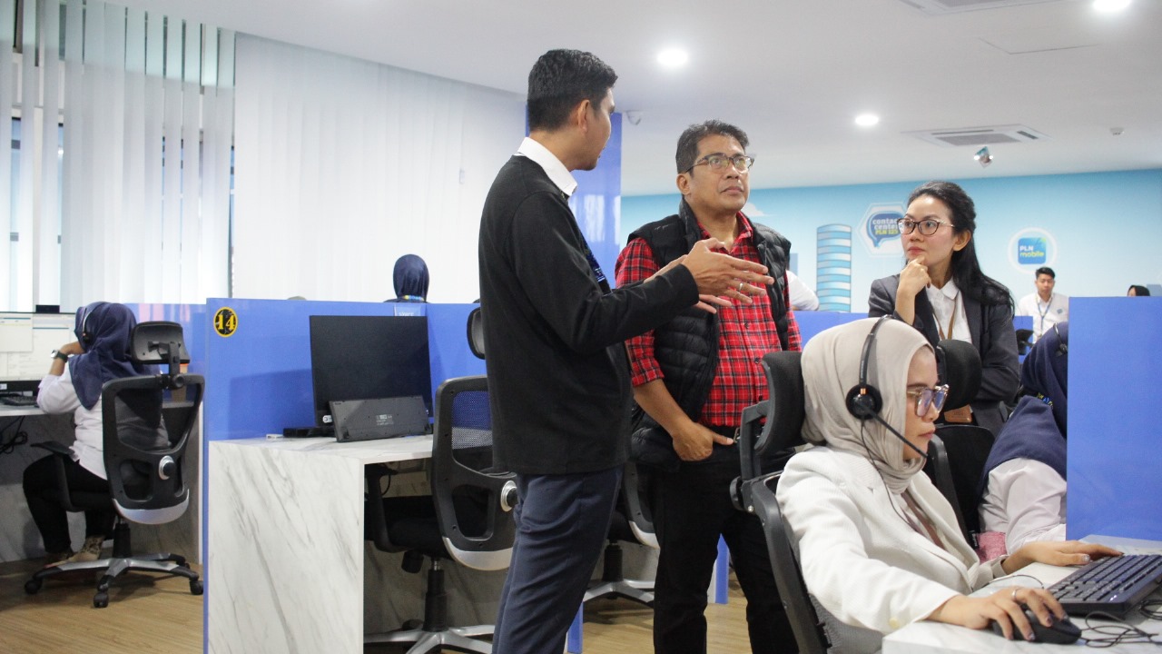 Komisaris Utama PLN Icon Plus Tinjau CC PLN 123 Palembang Dorong Pelayanan Prima untuk Pelanggan