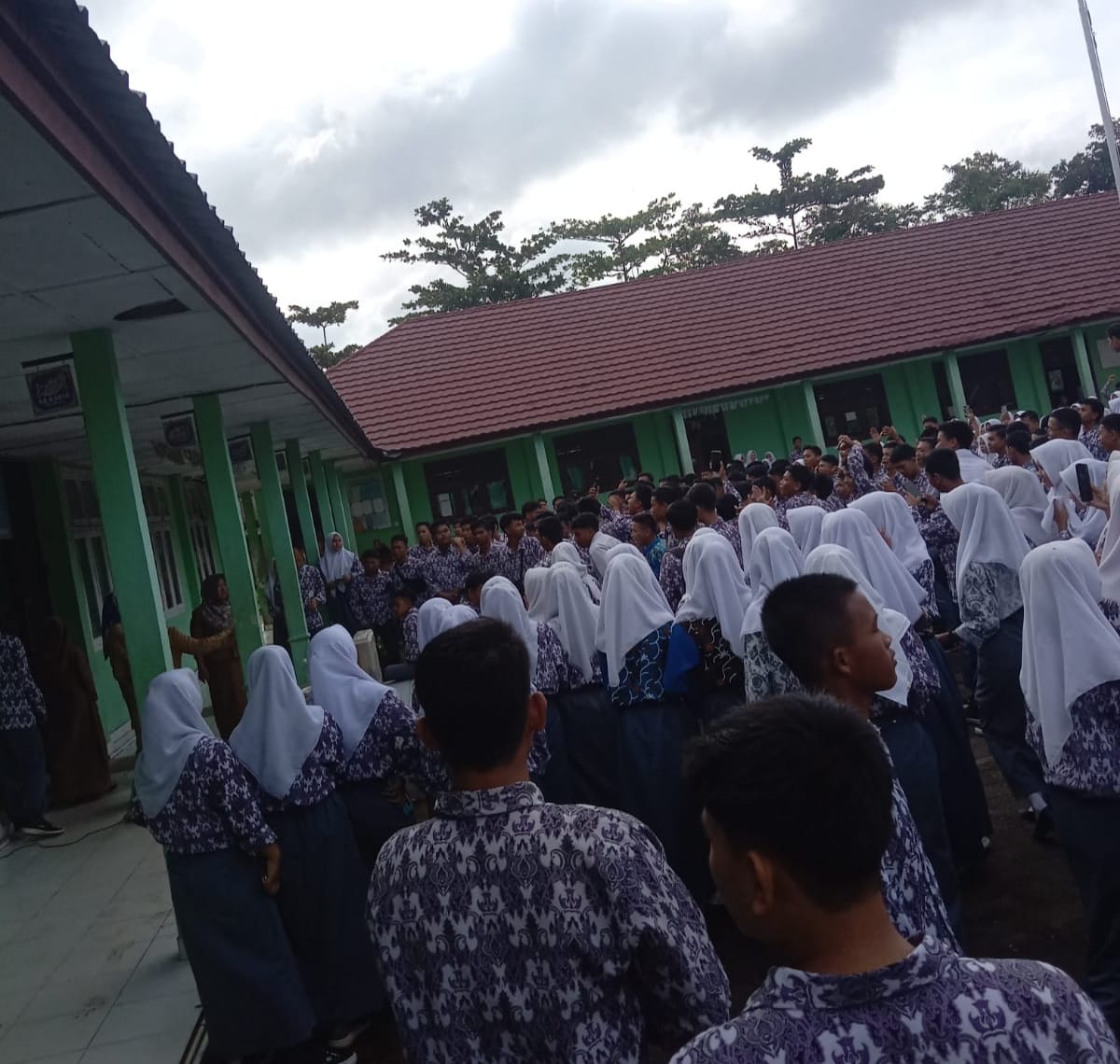 Aksi Unjuk Rasa Dilakukan Ratusan Pelajar SMA Negeri 2 Babat Toman, Yuk! Cek Penyebabnya Apa