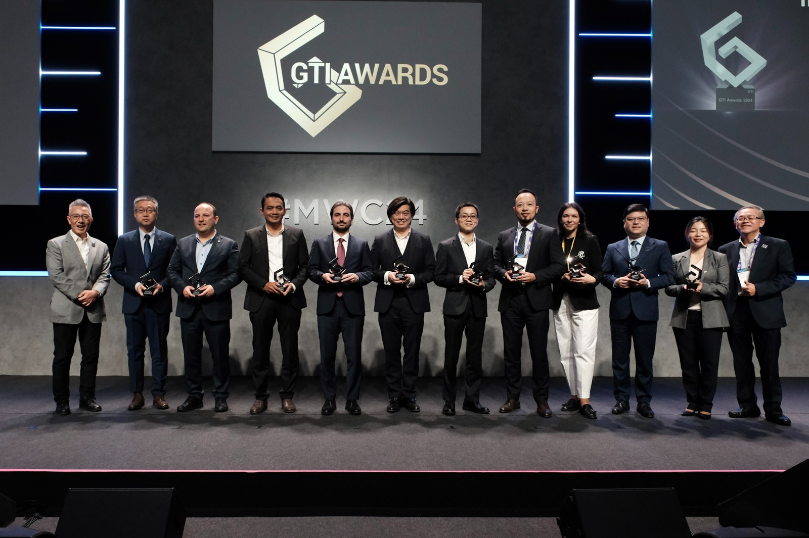 Telkomsel Raih Global TD-LTE Initiative Awards 2024,Lewat Use Case 5G Robotic Telesurgery Pertama di Indonesia