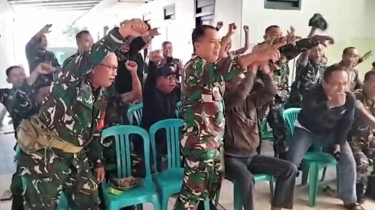 Serunya Nobar Piala Dunia 2026 di Koramil 0803-11/Geger