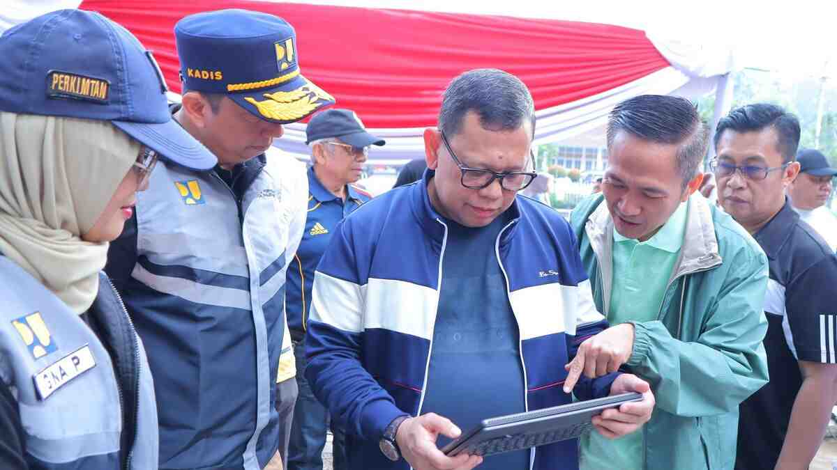 Pj Walikota Palembang Ucok Abdulrauf Launching Gotong-Royong Jumat Bersih, Jaga Keindahan Antisipasi Banjir 