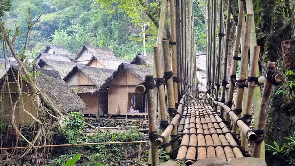 7 Destinasi Wisata Terpopuler di Pandeglang, Banten, Nomor 4 Bisa Merasakan Kehidupan Tradisional Suku Baduy