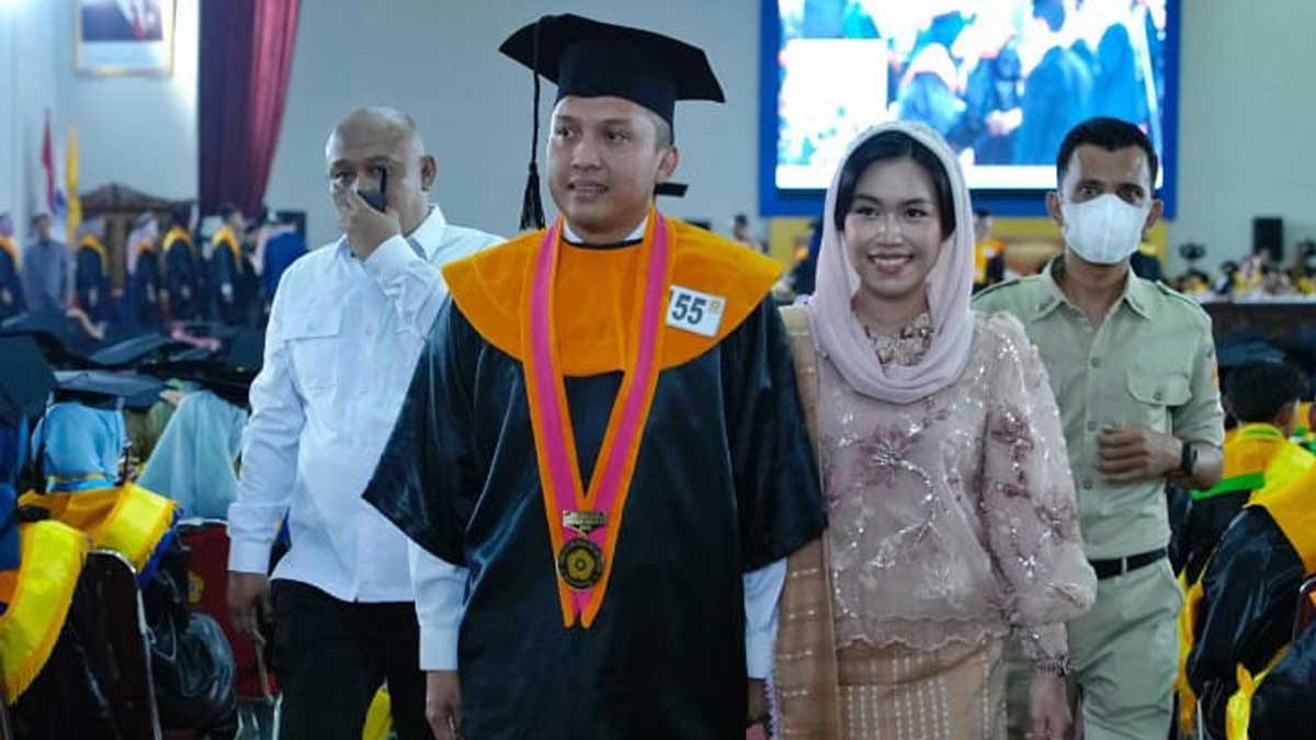 Ikut Wisuda di UNSRI, Bupati Ogan Ilir Resmi Bergelar Megister Sains