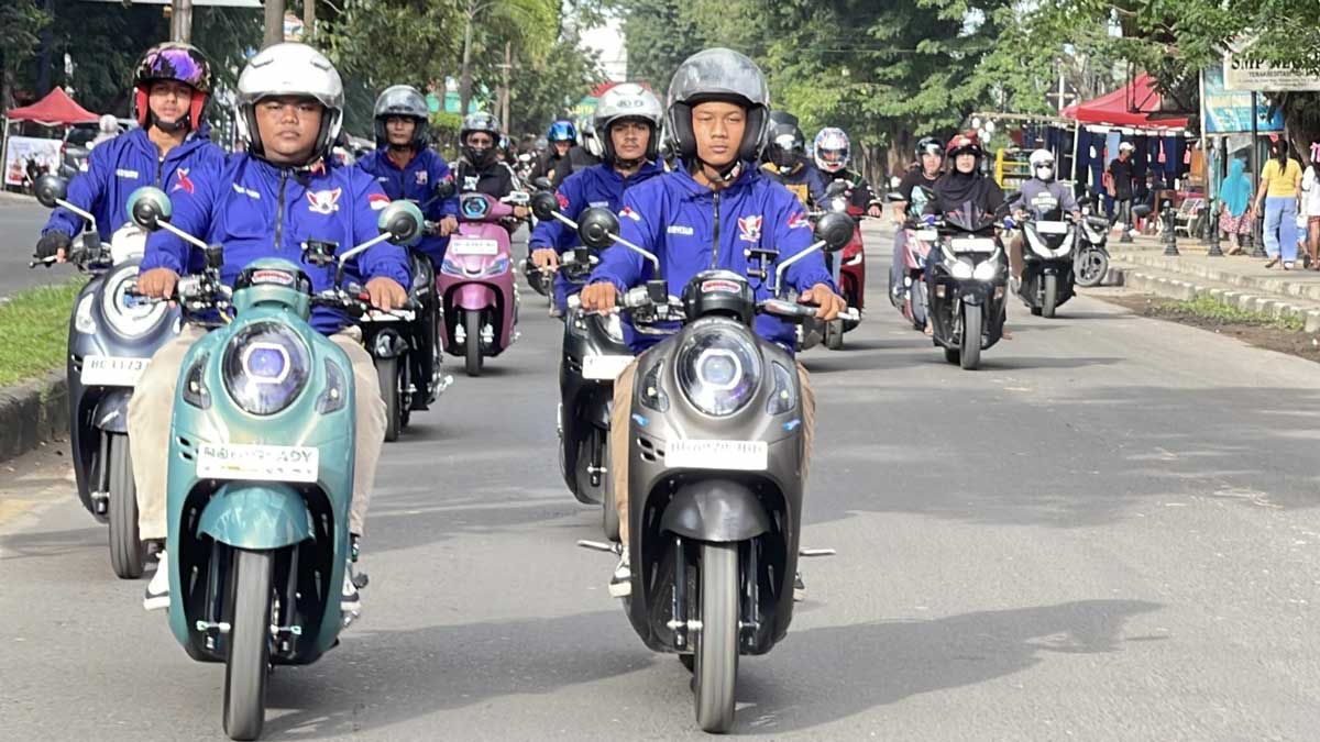 Iring-iringan Bikers Honda Hiasi Jembatan Ampera, Ternyata Ini Misi Mulia yang Mereka Bawa
