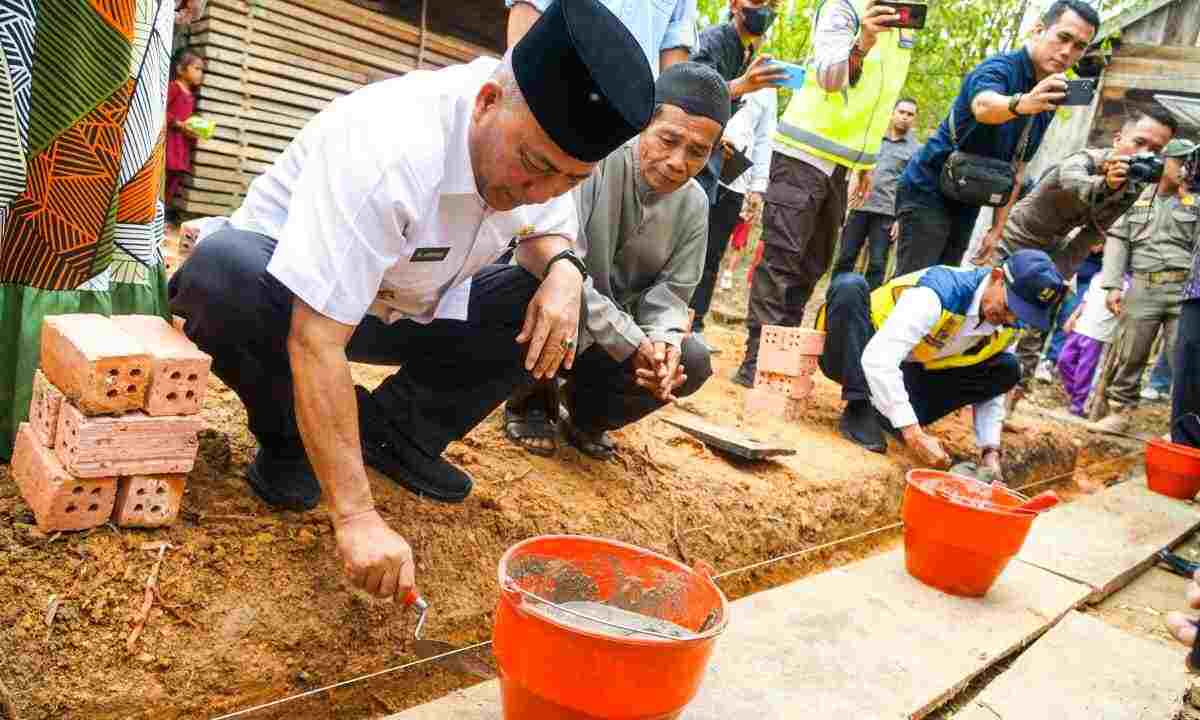 Entaskan Kemiskinan, Pj Bupati Apriyadi Lakukan Ini pada Warga Kurang Mampu di Muba