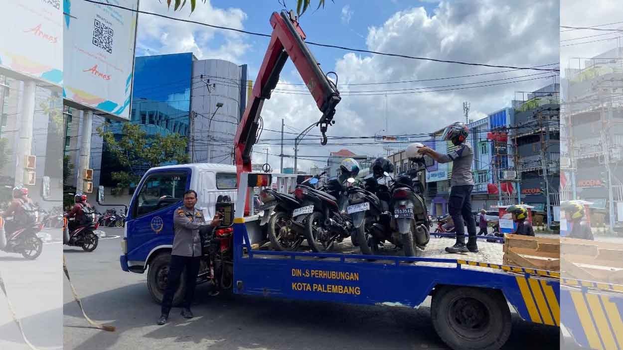 5 Motor Diangkut dan 4 Mobil Digembok, Dishub Kota Palembang tertibkan Kendaraan yang parkir Liar