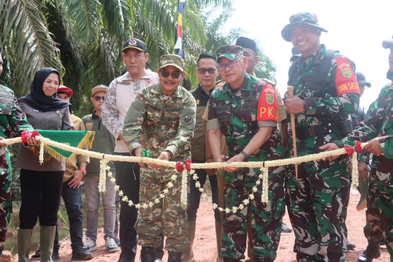 TMMD Ke-126 Resmi Ditutup, Wabup Muba Apresiasi Sinergi TNI dan Masyarakat Bangun Desa