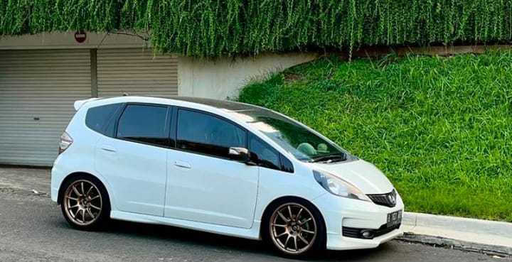 Dari Honda Jazz Sampai Toyota Agya, Ini 7  Mobil Pas di Pakai Buat Wanita, Nomer 2 Masuk City Car!