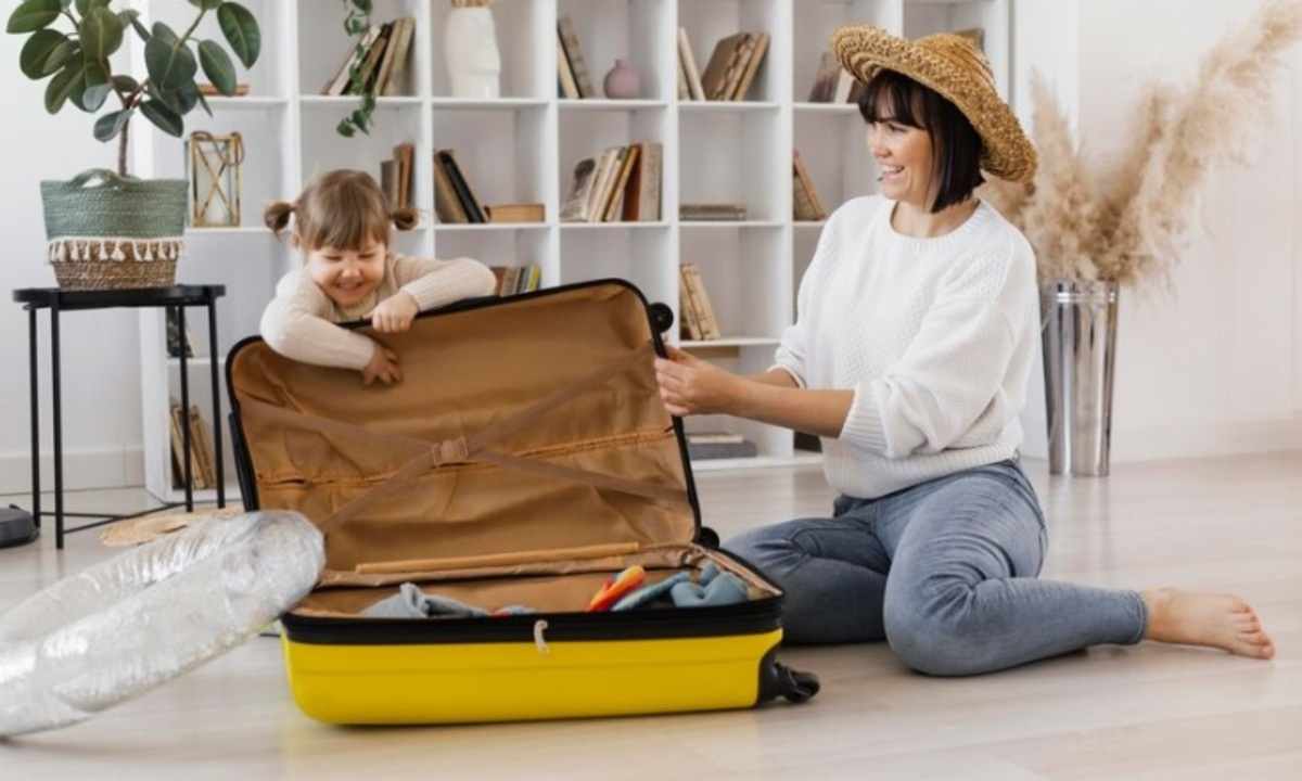 6 Tips Packing Agar Koper Ringan Saat Traveling, Nomor 5 Tak Terlalu Wajib Dibawa 