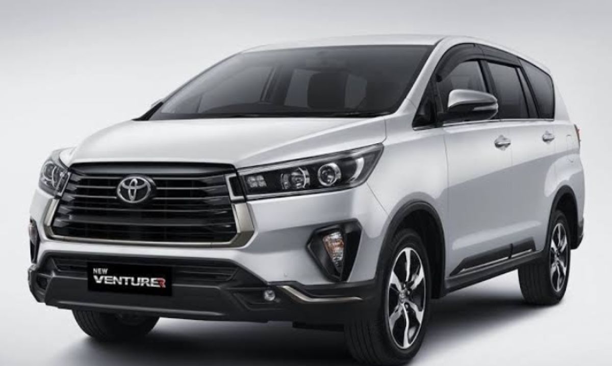 Cuma Rp76 Juta, Ajak Keluarga Liburan Akhir Tahun dengan Toyota Innova Venturer Wagon Diesel 2021