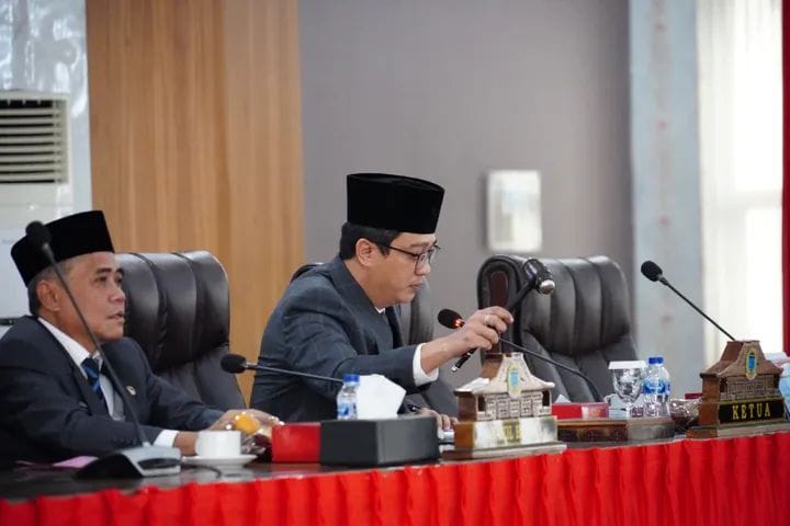 Heboh! Mobil Damkar Ogan Ilir Diduga Dipinjam Perusahaan, Ketua DPRD Bereaksi Keras, Bupati Turun Tangan!