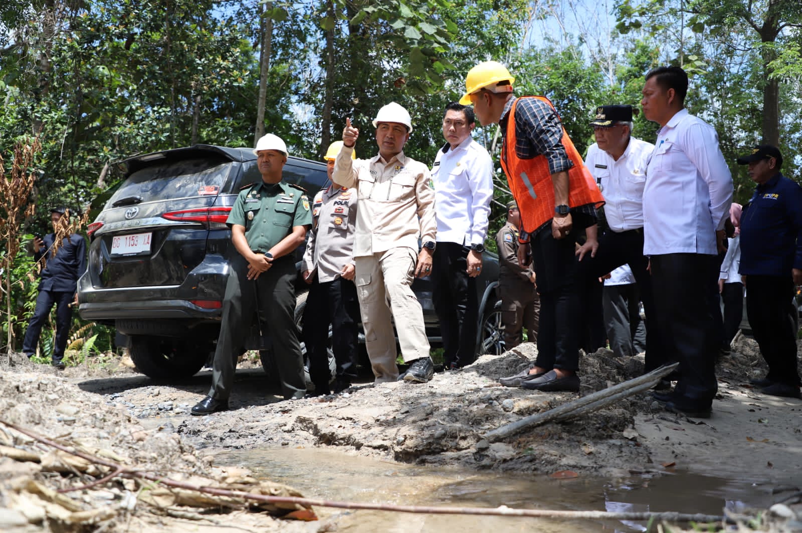 Gandeng Kodim 0401 Muba, Pemkab Perbaiki Jalan 26 Kilometer Melalui Karya Bakti