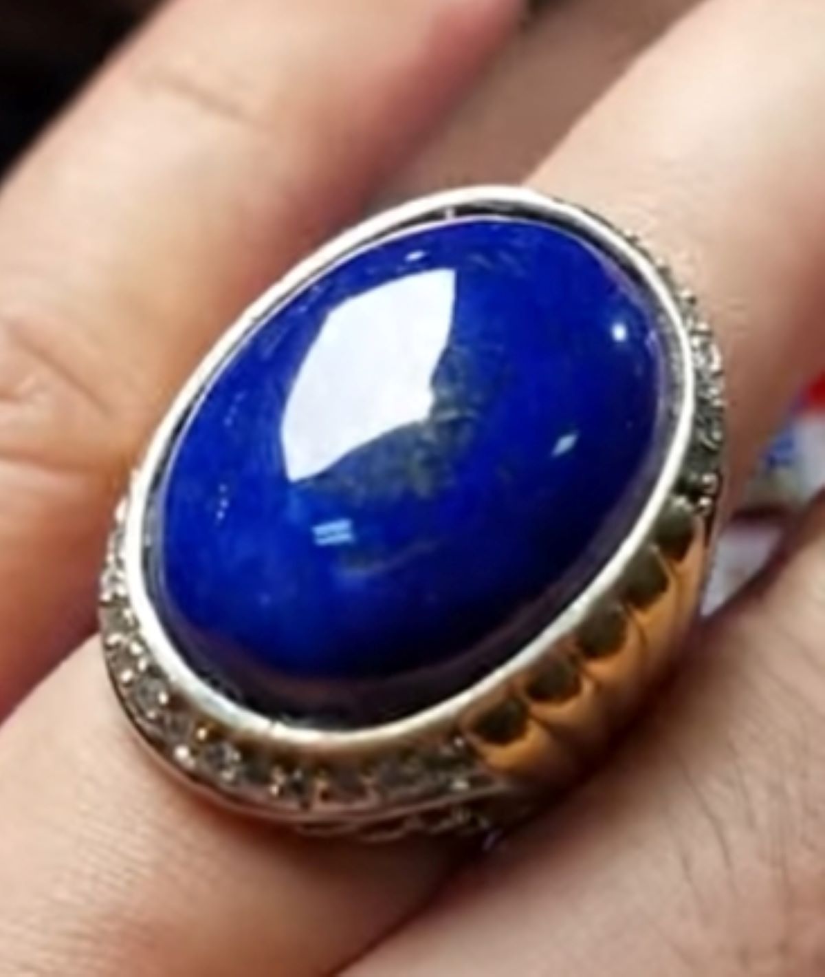 Inilah Khasiat Batu Akik Lapis Lazuli, Pakaian Petinggi Kerajaan Roma 