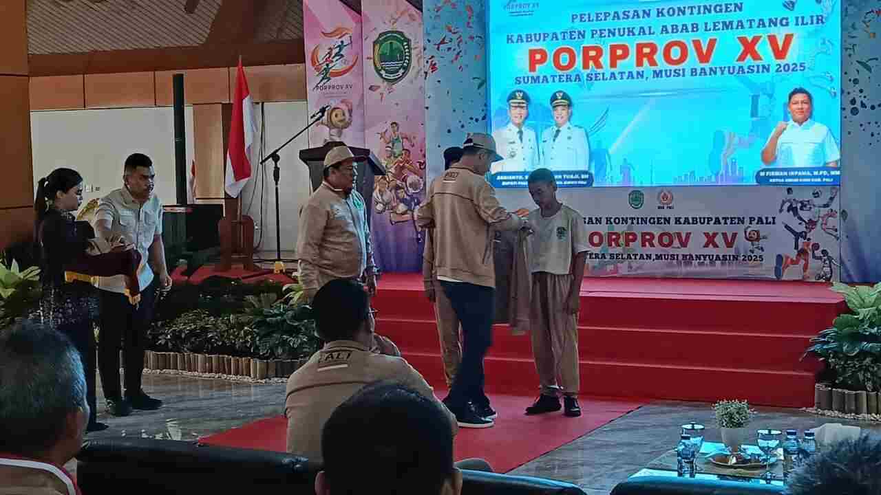 Bupati PALI Lepas Kontingen ke Porprov Sumsel 2025, Janjikan Bonus Pribadi Rp100 Juta