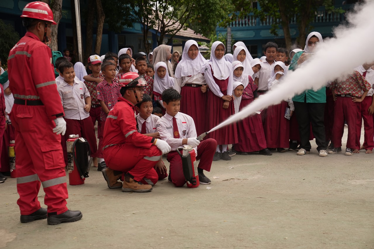 Perwira Kilang Pertamina Plaju Berbagi Ilmu, Cara Kelola Risiko Bahaya untuk Siswa Sekolah