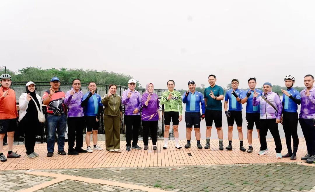 Kapolda Sumsel Irjen Pol Andi Rian R Djajadi Gowes Bersama di Kabupaten Musi Rawas
