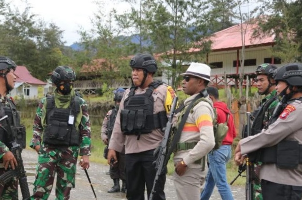 TNI-Polri Siaga Tempur di Distrik Ilaga? Usai KKB Bakar Rumah Warga di Kabupaten Puncak