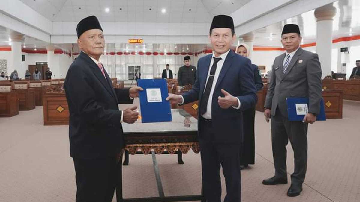 Ketua DPRD Ogan Ilir Lantik PAW Nazori Gantikan M Basri