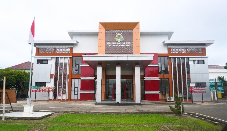 Penyidik Serahkan Tersangka dan Barang Bukti Tahap II KMS HA ke Penuntut Umum Kejari Muba