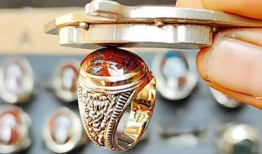 Percaya Atau Tidak! Ini 11 Manfaat Mistis Batu Akik Badar Besi, Silahkan Coba 