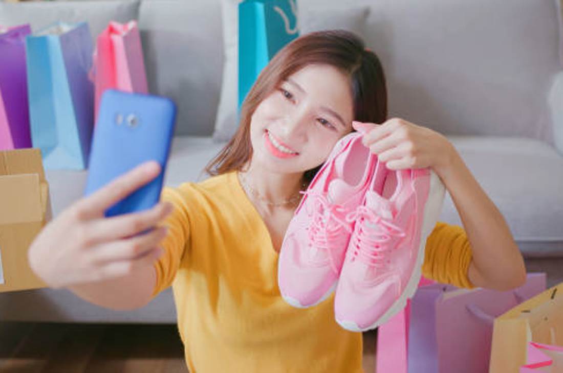 MODIS! 5 Rekomendasi Sepatu Brand Korea untuk Tampil Penuh Gaya