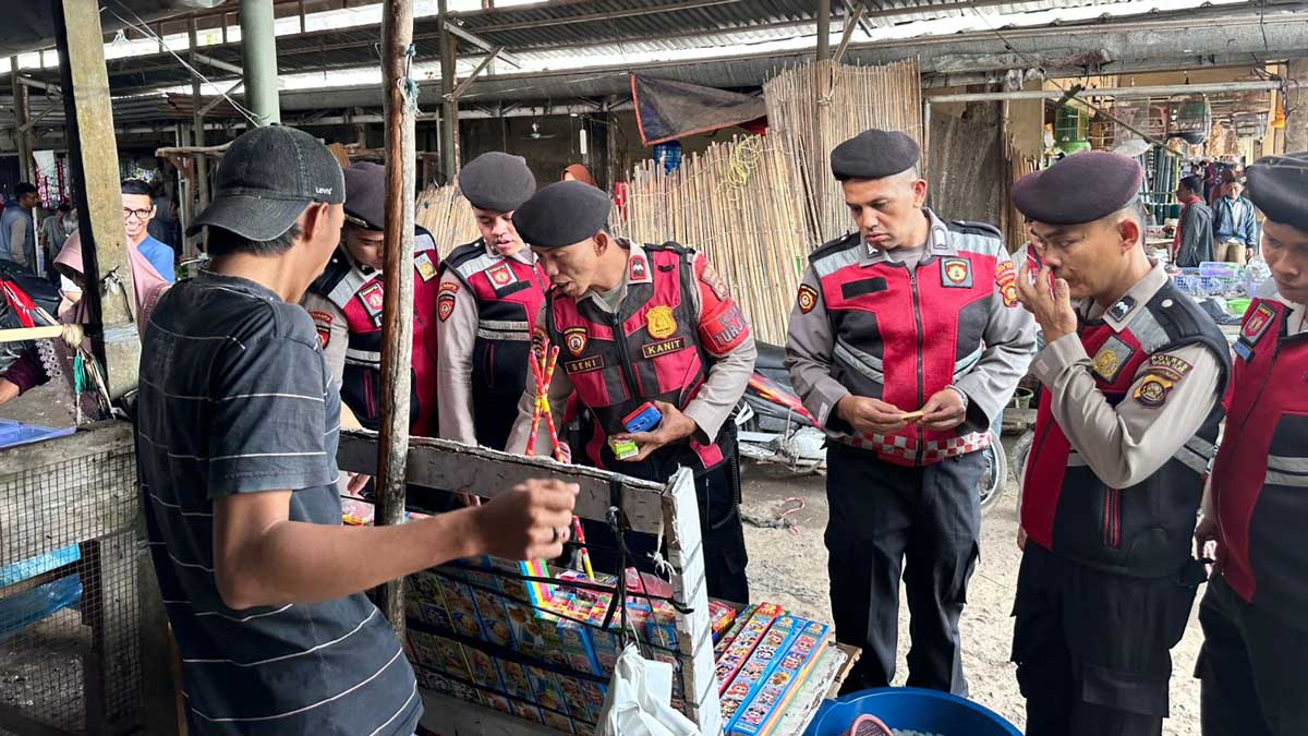 Pasar Ogan Ilir Dirazia: Petasan Cabe Disita, Pedagang Diminta Buat Surat Pernyataan