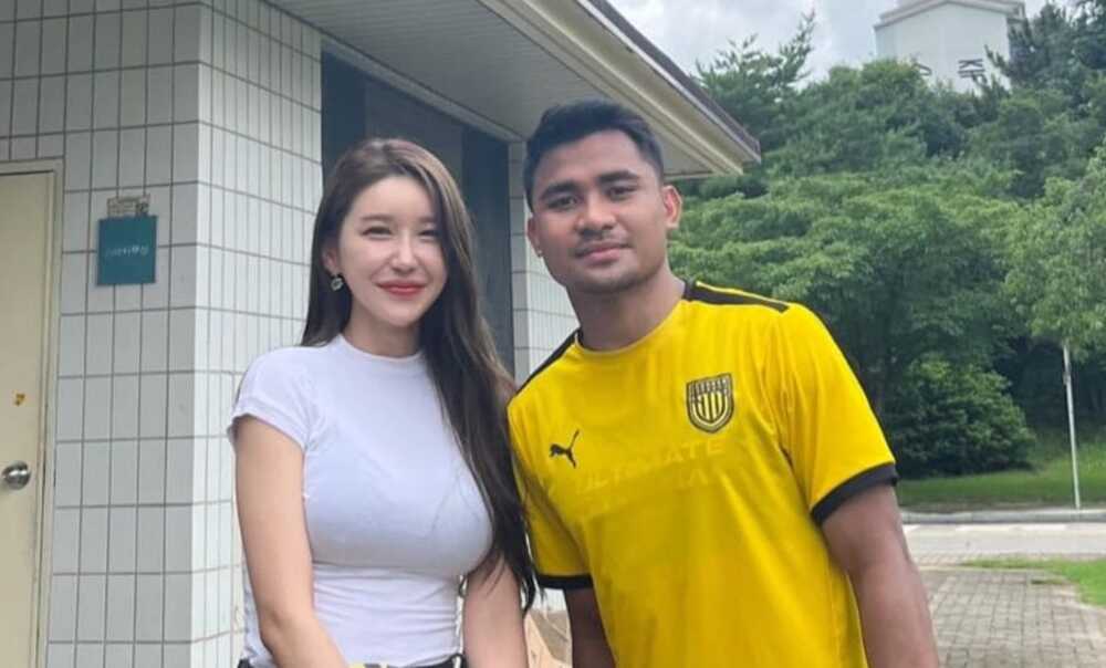 Indonesia Heboh! Asnawi Foto Bareng Gadis Cantik Korea, Siapa Dia?