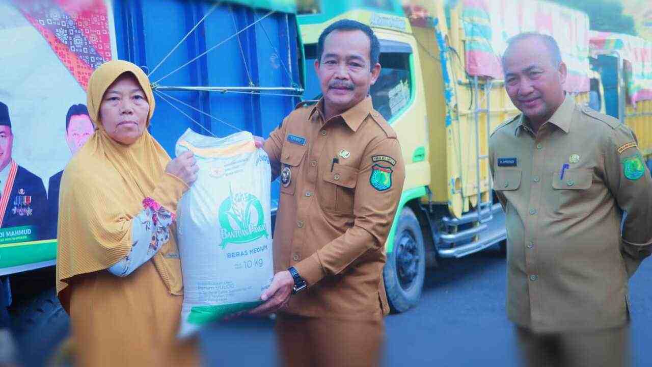 Launching Bantuan Pangan Beras untuk 35.380 Keluarga Penerima, Wabup Muba Sampaikan Ini