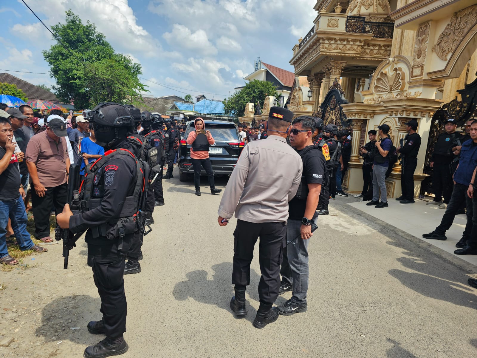 HEBOH! Rumah Sultan di Tulung Selapan OKI Digeledah Tim Gabungan, Ini Kasusnya