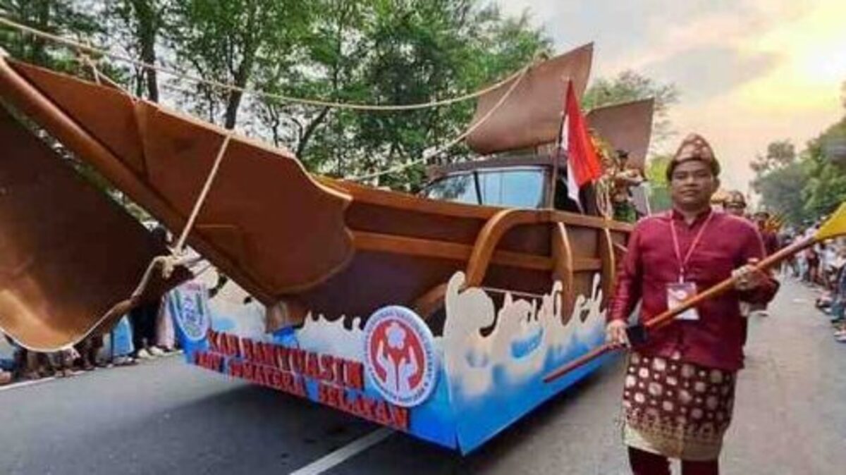 Pj Gubernur Agus Fatoni Apresiasi Pemprov Sumsel Raih Juara Umum Kendaraan Hias di HUT ke 44 Dekranas 2024