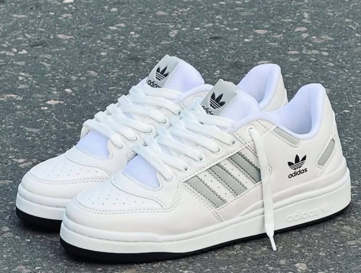 9 Merek Sepatu Dunia yang Terkenal di Indonesia, Dari Harga Cuma Ratusan Ribu Hingga Jutaan Rupiah!