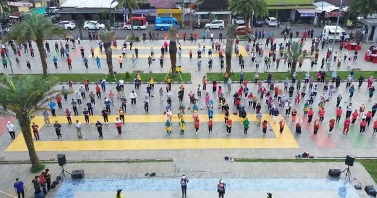 Pj Wako H Koimudin Minta Masyarakat Jaga Kebersihan dan Keamanan Alun-alun Merdeka