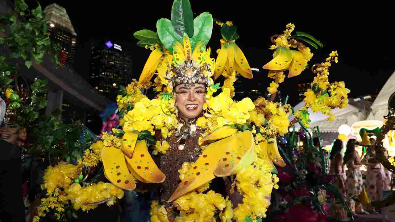 Bikin Bangga! Jember Fashion Carnaval Sukses Pukau Singapura, Cek Kehebohannya