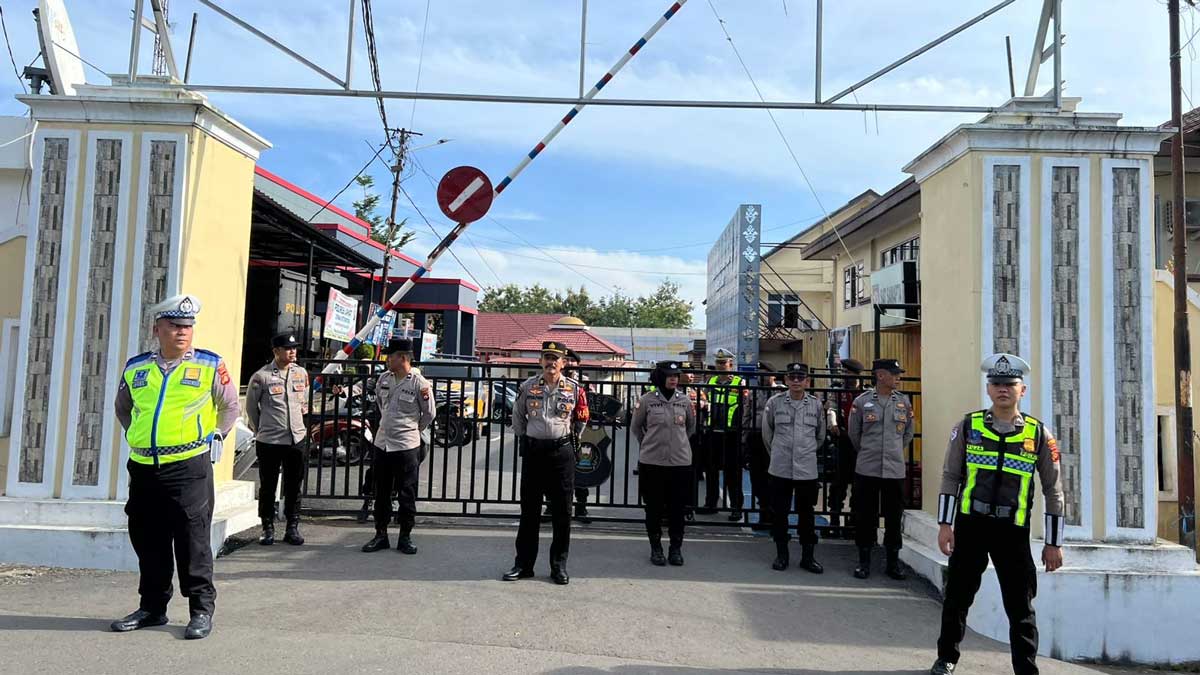 Evaluasi Total! Wakapolres Lahat Pimpin Langsung Simulasi Pengamanan Markas Komando