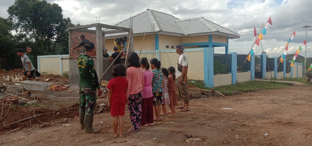 Praka Bambang Ajak Anak-anak Desa Pahami Fungsi Poskamling