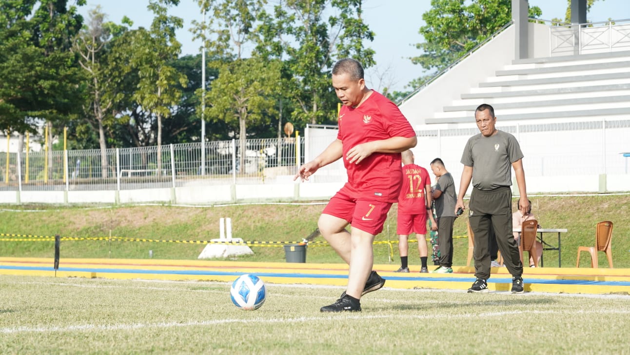 TAK DISANGKA! Pangdam II/Swj Ternyata Jago Main Sepak Bola di Palembang