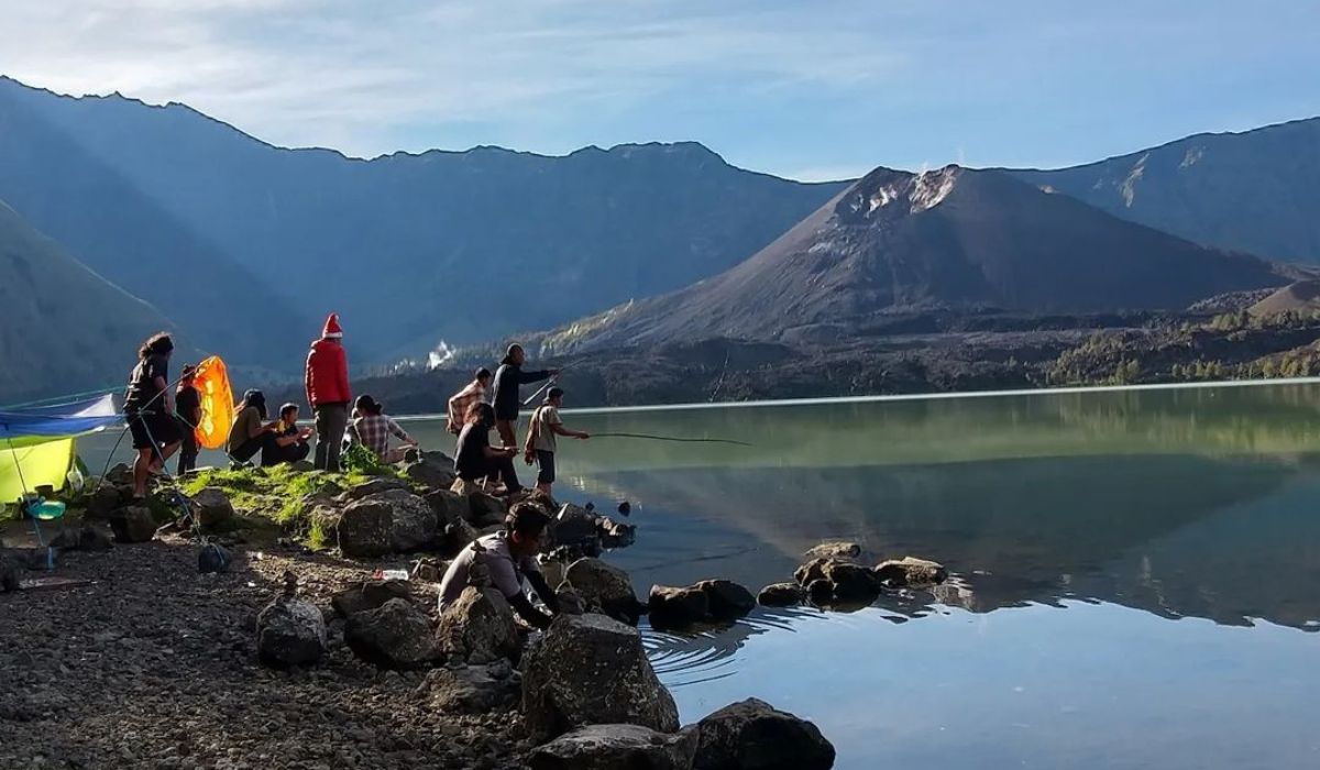 BESOK! Pendaki Diminta Turun dari Gunung Rinjani, Semua Akses Ditutup!