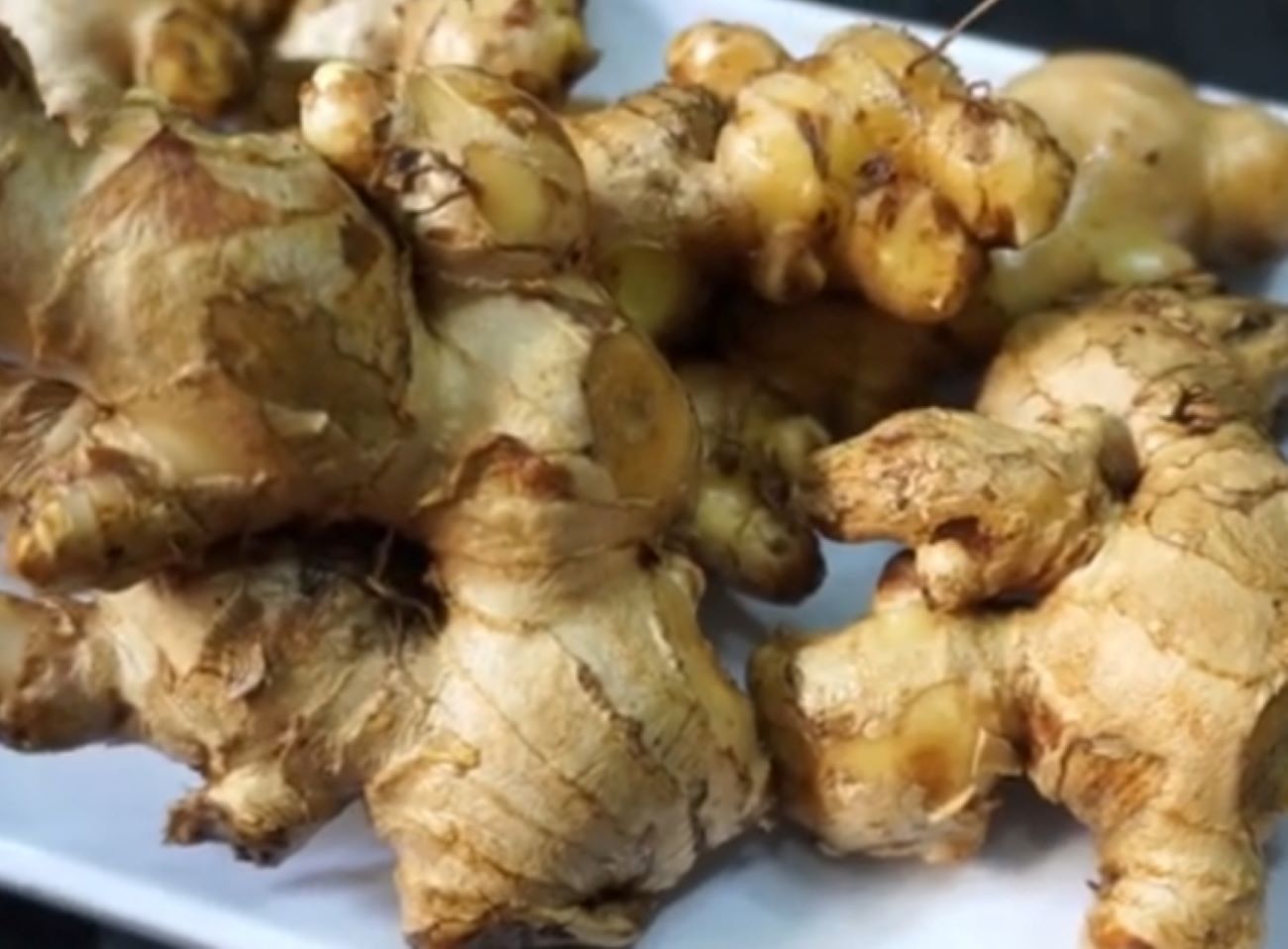 Ampuh! Ini 5 Bahan Herbal yang Bisa Mengatasi Masuk Angin