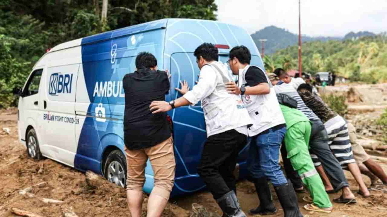 Respons Cepat BRI Peduli di Tengah Banjir Bandang yang Melanda Sumatra
