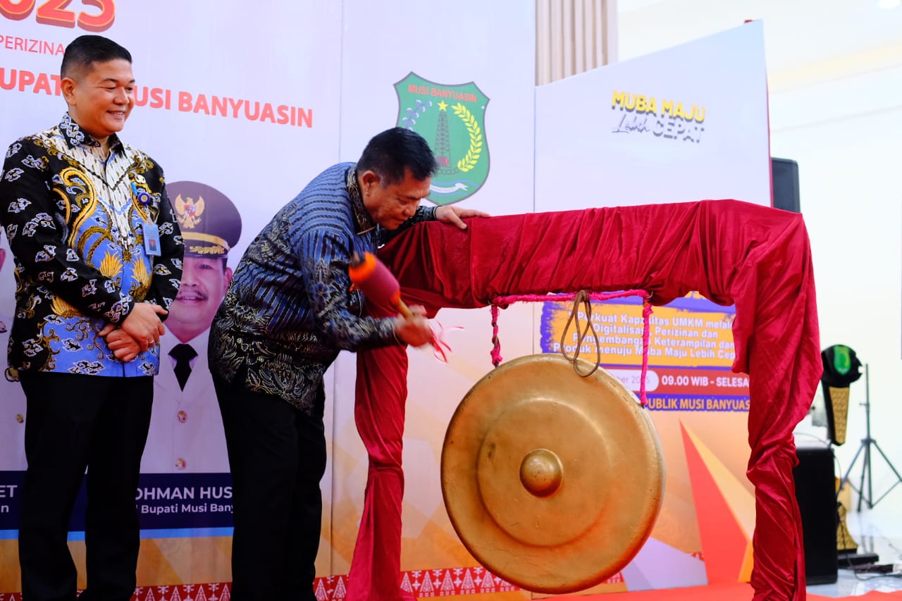 Bupati Muba Resmikan Program Digitalisasi dan Klinik Usaha di MPP Sekayu