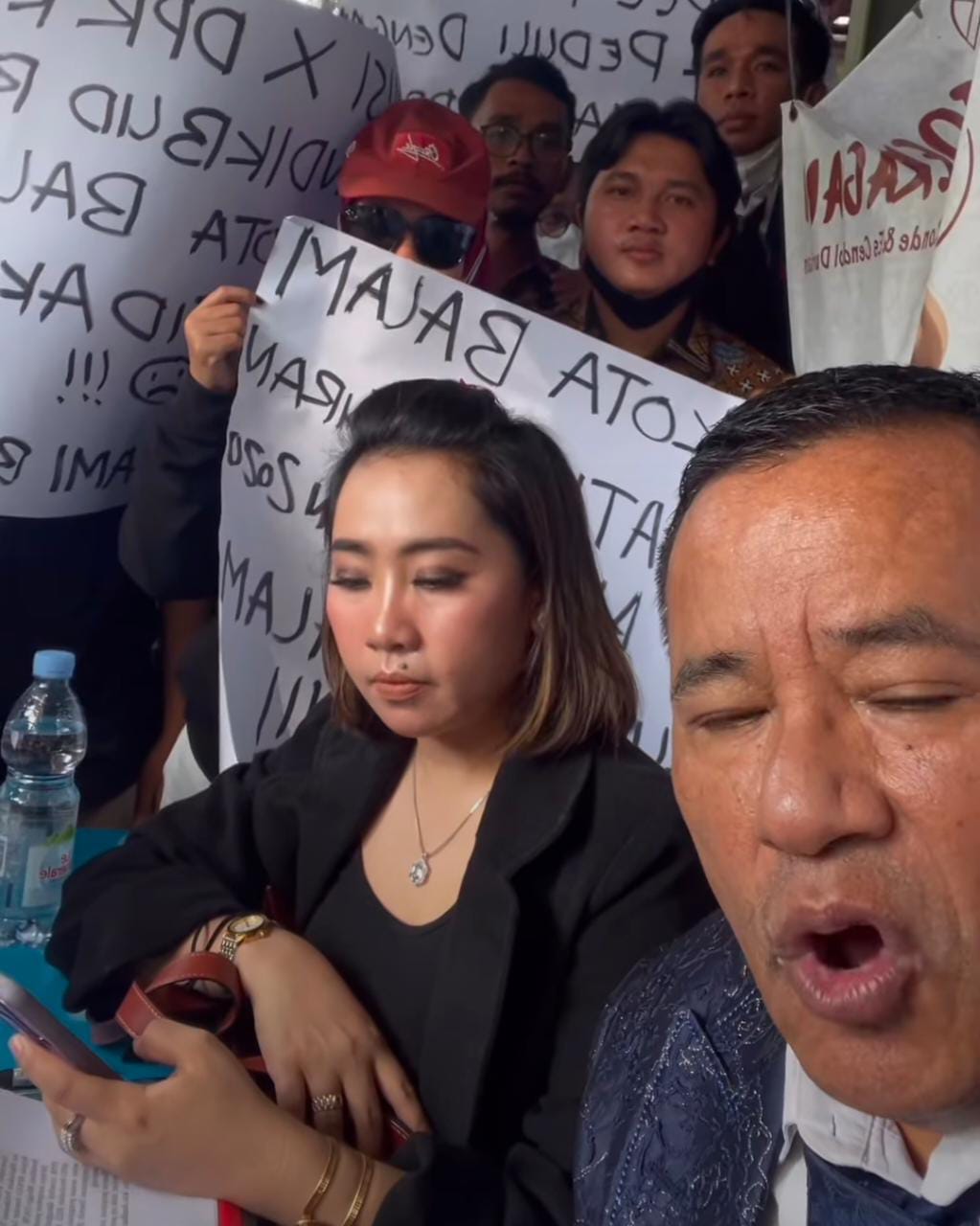 Guru di Lampung Ngadu ke Hotman Paris Gajinya 9 Bulan Belum Dibayar