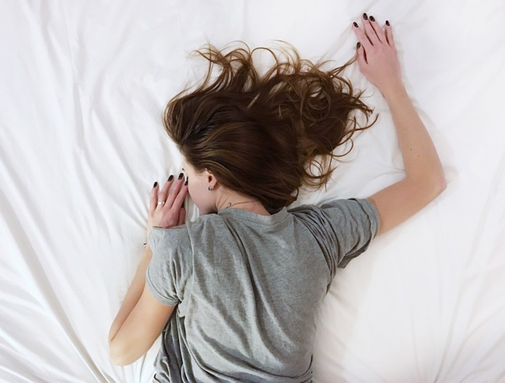 LUAR BIASA! Inilah 5 Manfaat Tidur Siang Bagi Kesehatan, Dapat Mengoptimalkan Daya Ingat?