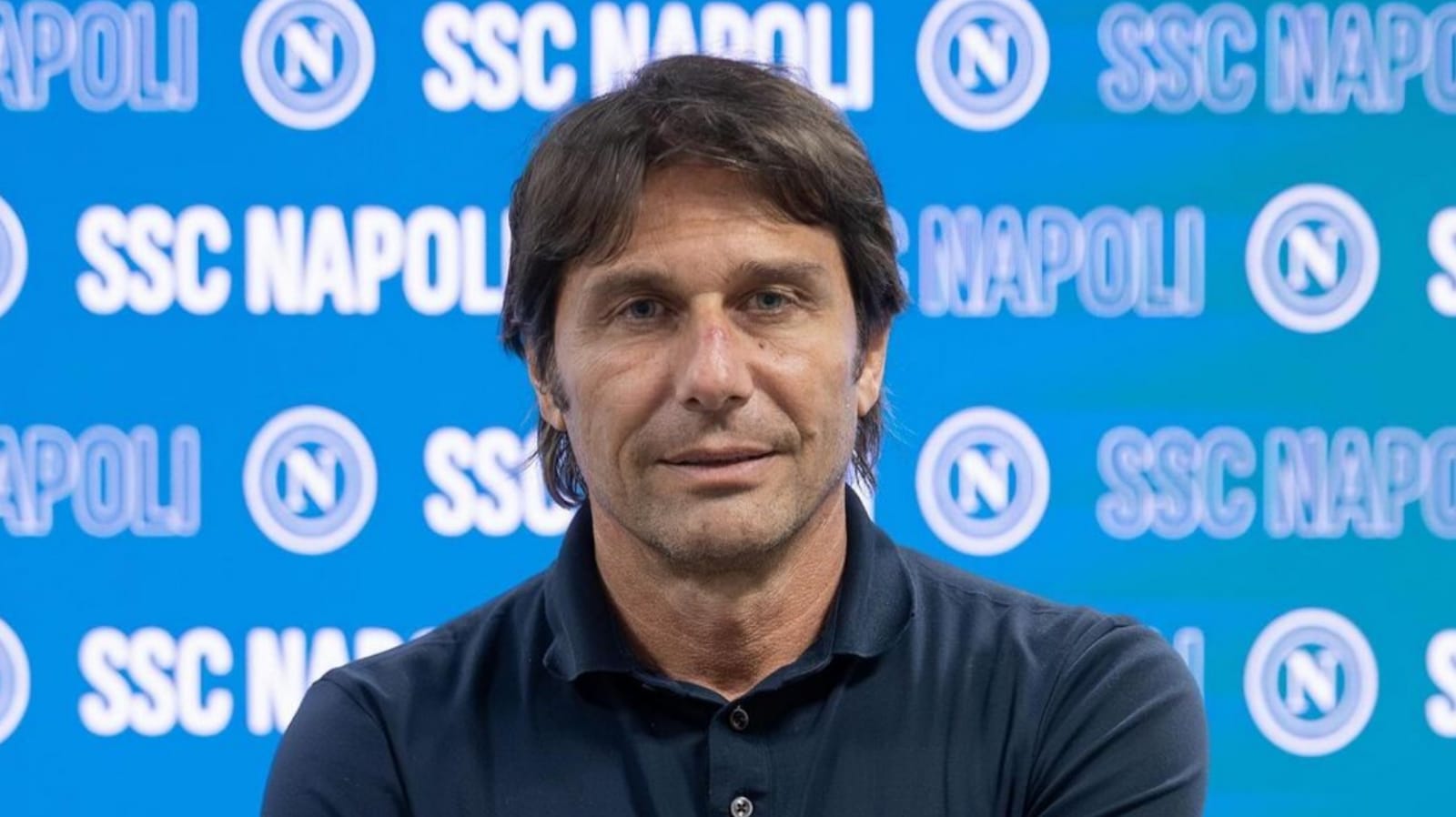 Antonio Conte Mencoba Realistis Tentang Scudetto Napoli Meskipun Berada di Puncak Klasemen Serie A