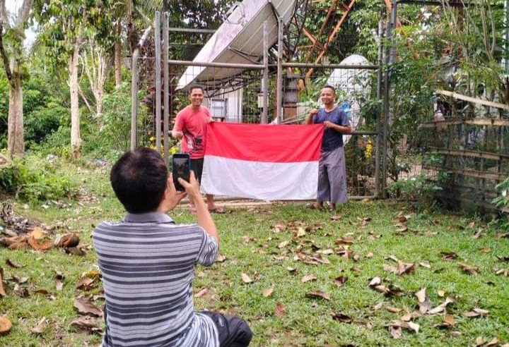 17 Tahun Warga Muara Kulam Menanti Sinyal 4 G, Setelah Ada Langsung Sedekah dan Kibarkan Bendera Merah Putih