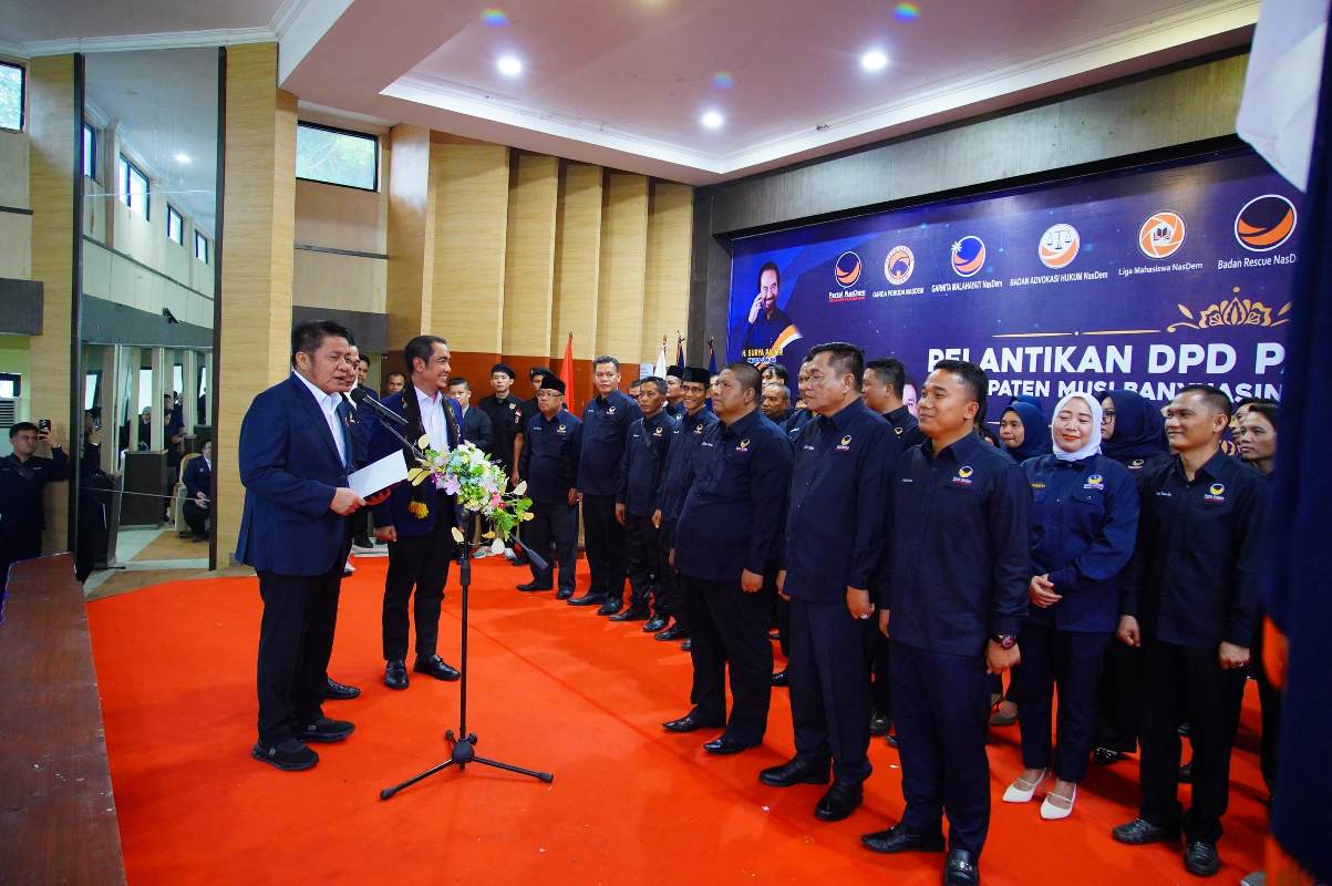 Herman Deru Lantik Toha Tohet Pimpin Partai NasDem Muba 2025-2029